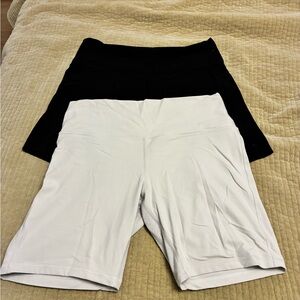 Lululemon Women's Black and White Shorts